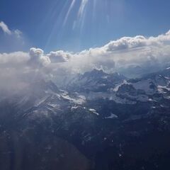 Flugwegposition um 13:13:30: Aufgenommen in der Nähe von 32043 Cortina d'Ampezzo, Belluno, Italien in 3949 Meter